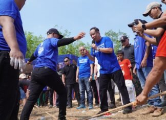 Lomba Rakyat HUT ke-25 Demokrat Meriah di Palembang, Cik Ujang Berbaur dan Berbagi dengan Warga