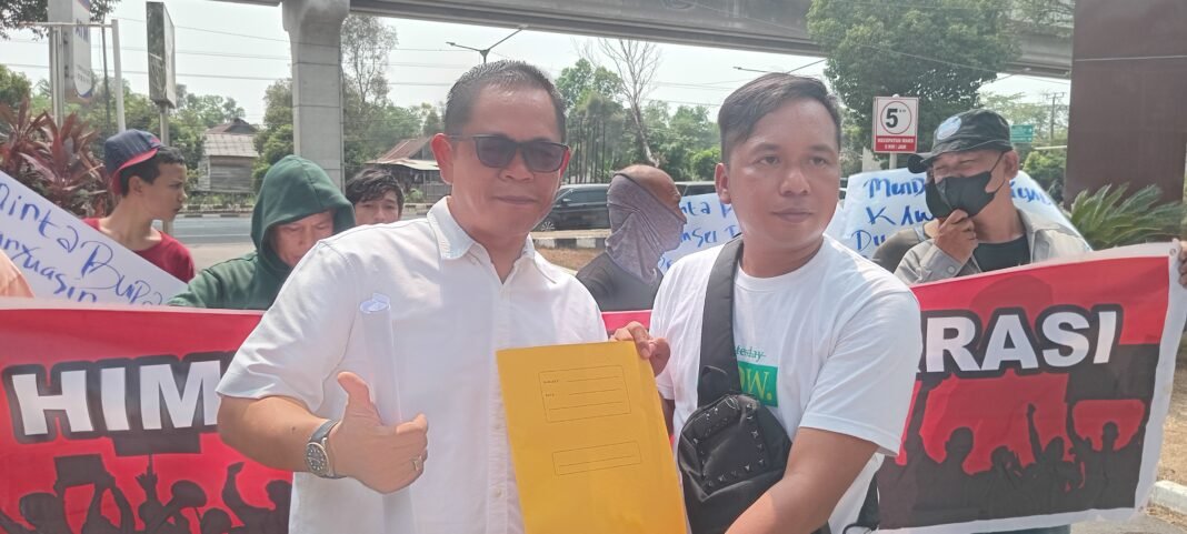 Himpunan Demokrasi Desak Kejati Sumsel Supervisi Dugaan Korupsi Dana Baznas Banyuasin Rp24 Miliar Himpunan Demokrasi Desak Kejati Sumsel Supervisi Dugaan Korupsi Dana Baznas Banyuasin Rp24 Miliar