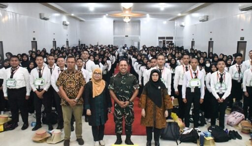 Danrem 044/Gapo Harapkan Mahasiswa Jadi Generasi Tangguh Berkarakter dan Berdaya Saing Danrem 044/Gapo Harapkan Mahasiswa Jadi Generasi Tangguh Berkarakter dan Berdaya Saing
