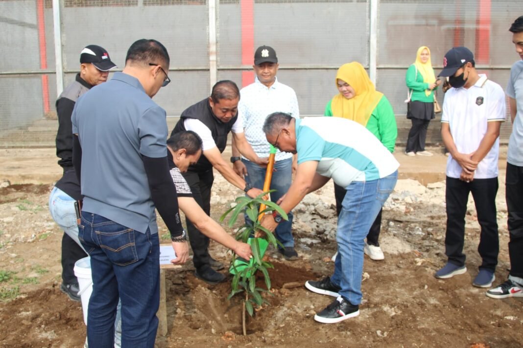 Jajaran Pemasyarakatan Sumatera Selatan Laksanakan Penanaman Pohon di Lapas Pagar Alam Jajaran Pemasyarakatan Sumatera Selatan Laksanakan Penanaman Pohon di Lapas Pagar Alam
