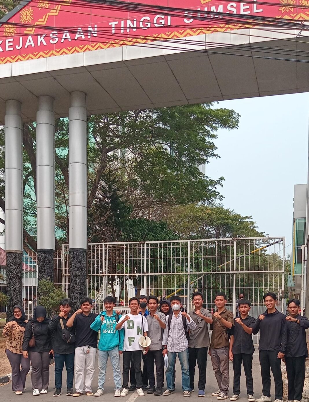 Proyek Jalan SP 1–SP 2 Desa Markisa Disorot, FPR OKU Minta Kejati Sumsel Bertindak Proyek Jalan SP 1–SP 2 Desa Markisa Disorot, FPR OKU Minta Kejati Sumsel Bertindak