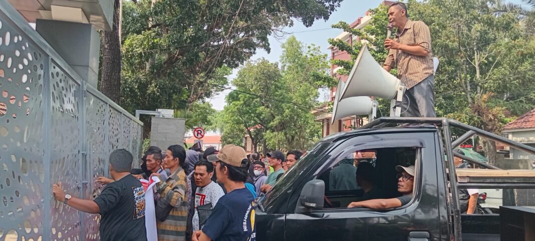 Camat Gelumbang Disorot, CACA Sumsel Minta Pemeriksaan Transparan hingga Ancaman Gugatan PTUN Camat Gelumbang Disorot, CACA Sumsel Minta Pemeriksaan Transparan hingga Ancaman Gugatan PTUN