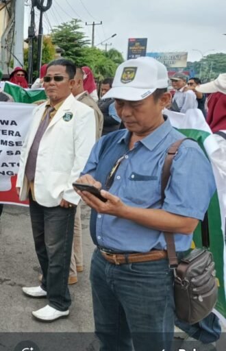 Desak Pengusutan Aktor Intelektual Dugaan Pemerasan Dana Revitalisasi Sekolah Banyuasin GLSS Bakal Demo di Mapolda Sumsel Desak Pengusutan Aktor Intelektual Dugaan Pemerasan Dana Revitalisasi Sekolah Banyuasin GLSS Bakal Demo di Mapolda Sumsel