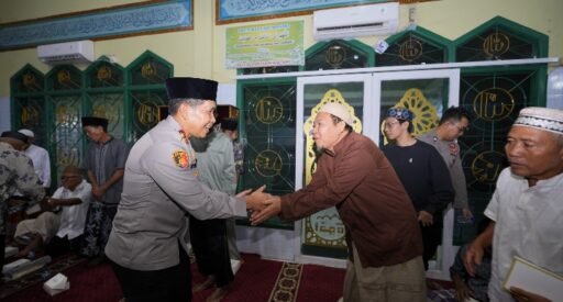 Kapolda Sumsel Serap Aspirasi Jamaah Lewat Subuh Keliling, Perkuat Komunikasi Jaga Keamanan Kapolda Sumsel Serap Aspirasi Jamaah Lewat Subuh Keliling, Perkuat Komunikasi Jaga Keamanan